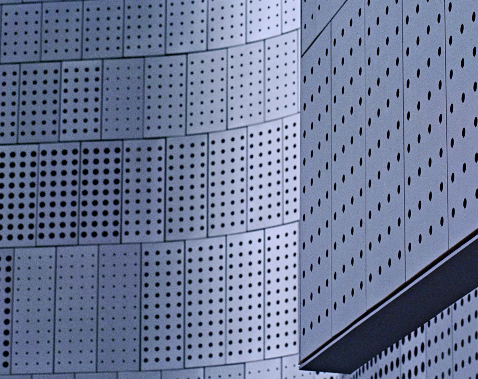 現代建築の金属外装参考イメージ