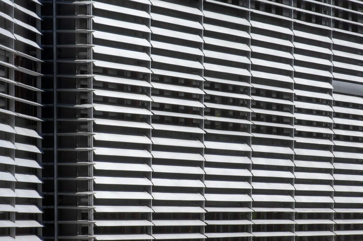 建築用アルミルーバー